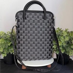 Disney Parks d-tech iPad crossbody Minnie Mouse embroidered bag